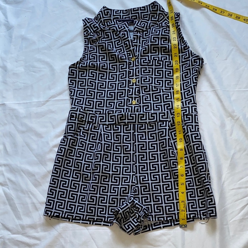 Elegant Black and White Geometric Jumpsuit - Picture 11 of 12